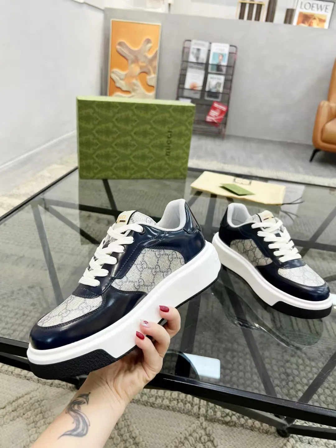 Factory price: 480💰New men's shoes GUCCI [Lightning] latest shoes shipped. Original quality, fashionable, made of special materials, sheepskin lining, brand new packaging. The foot feels super comfortable and the workmanship is impeccable. Size: 38-44, customized 45